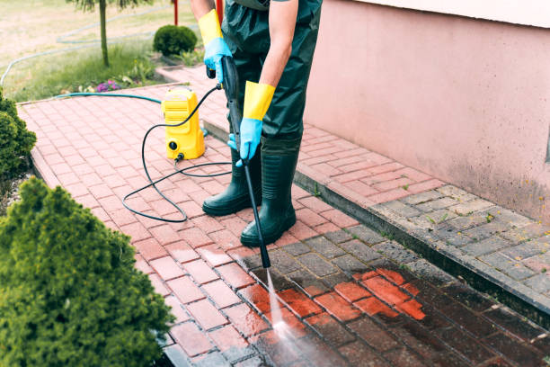 Best Garage Pressure Washing  in Snellville, GA